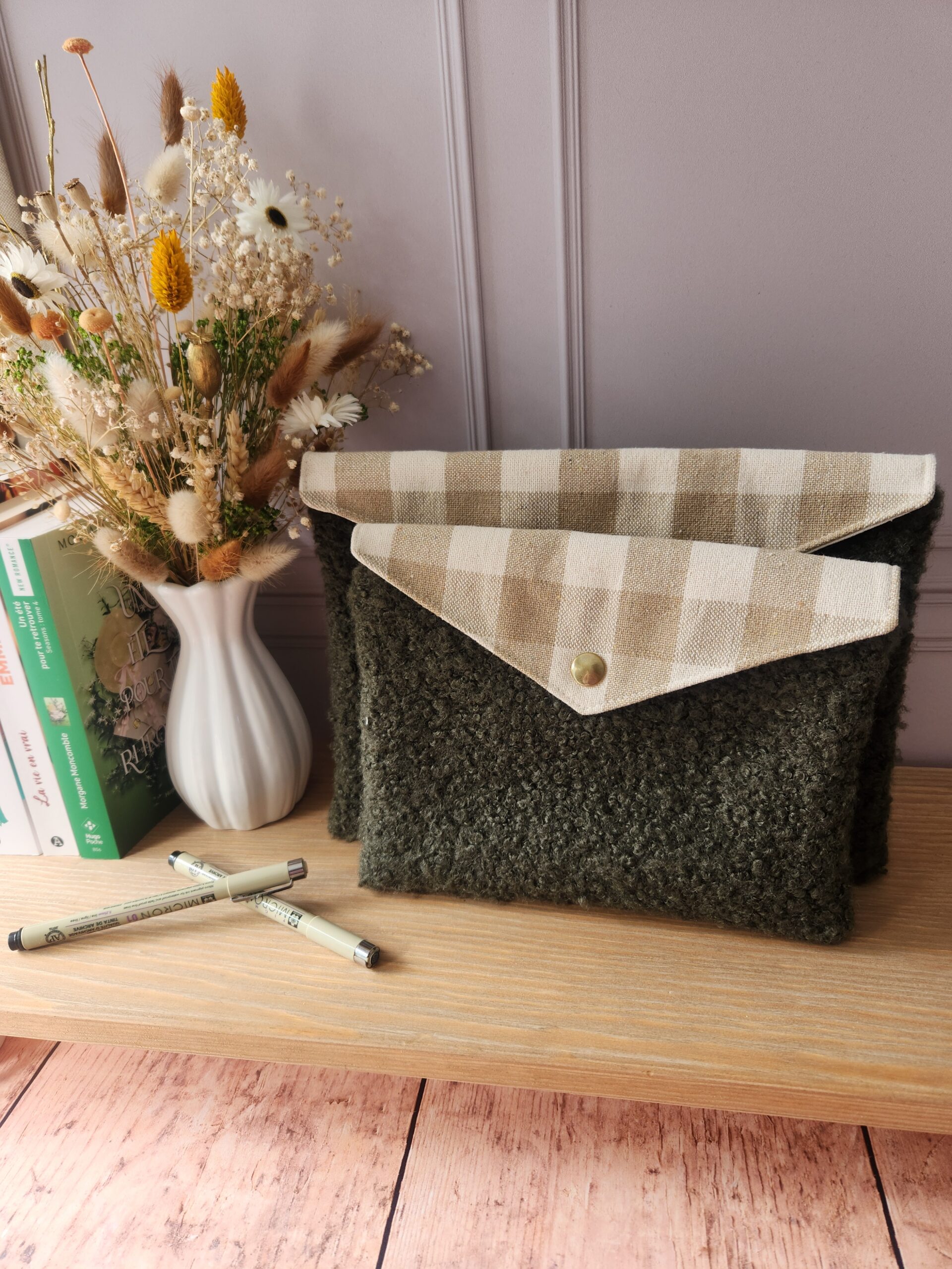 Pochette ÉGLANTINE bouclette kaki – Image 3