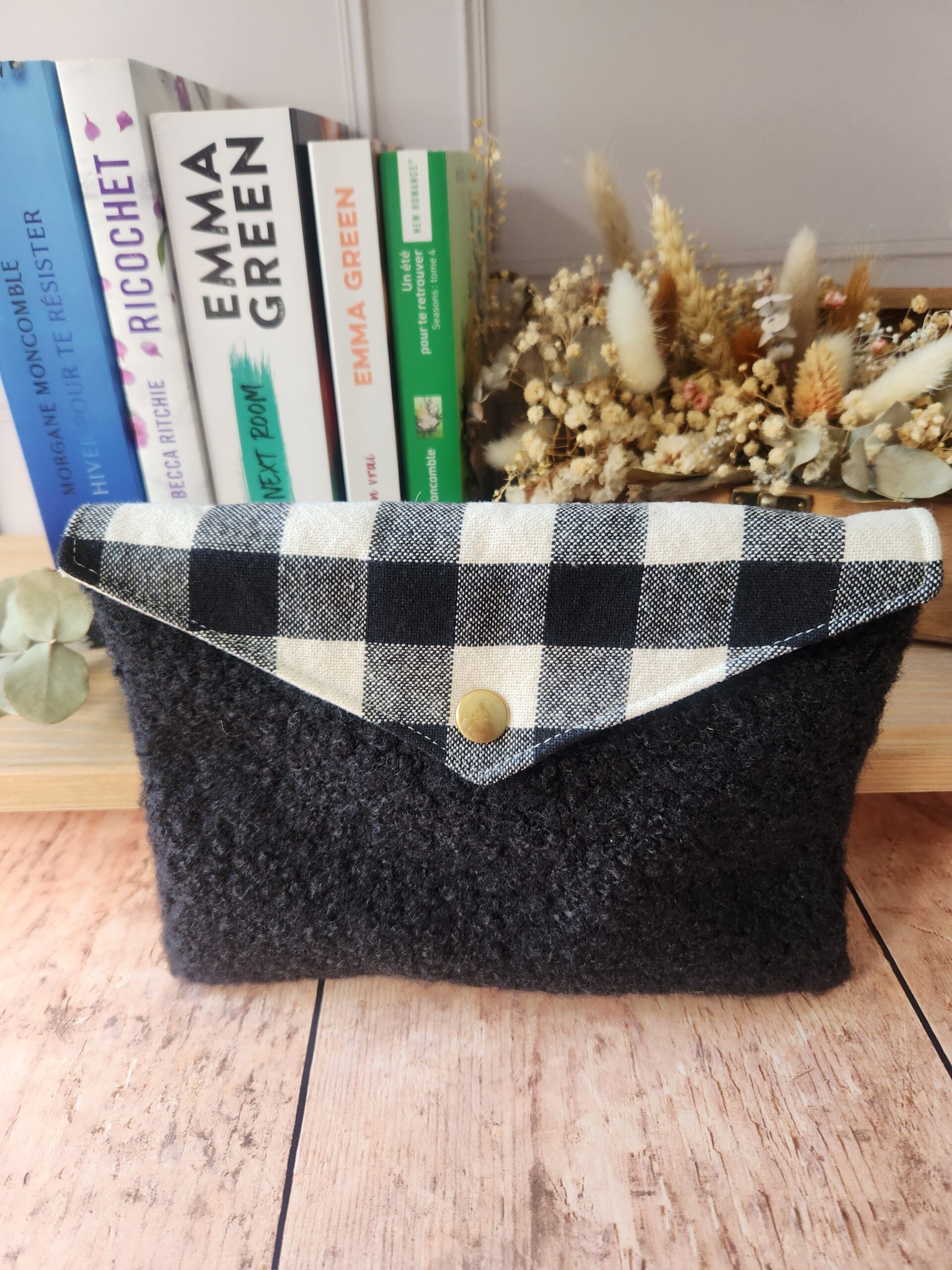 Pochette ÉGLANTINE bouclette noir