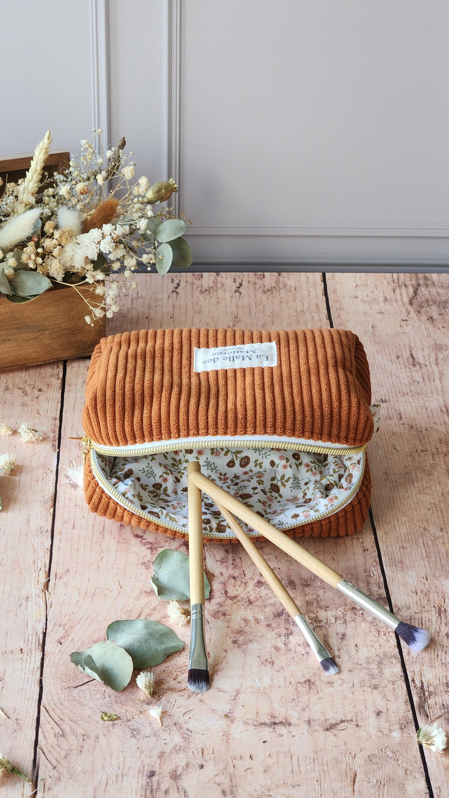 Petite trousse à maquillage MIA velours côtelé camel – Image 3